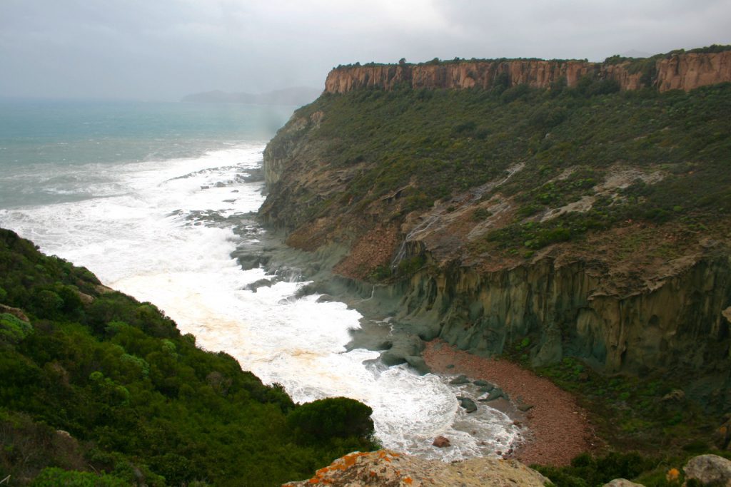 Cala 'e Moros bei Bosa im Sturm