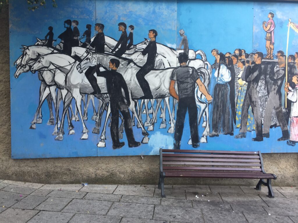 Murales einer Prozession in Oliena 